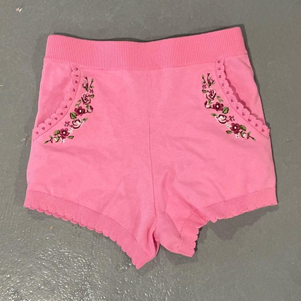 Dolls kill size: small pink knit shorts
